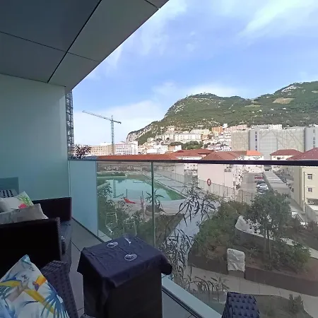 Rock View At Eurocity Apartment *