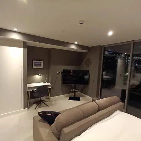 Rock View At Eurocity Apartment *