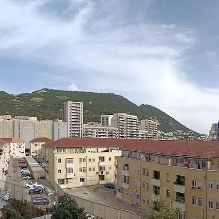 Rock View At Eurocity Apartment *