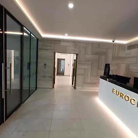 Apartment Rock View At Eurocity