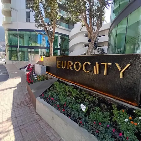 Rock View At Eurocity Apartment